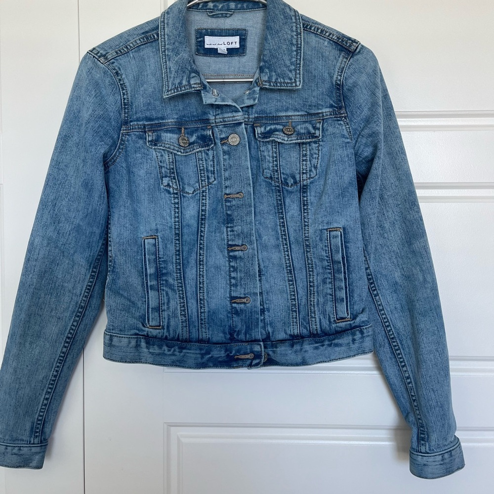 LOFT denim cropped jacket light wash size xs